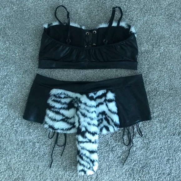 Be Wicked Furry Zebra Print Animal Costume - S/M - Picture 2 of 3